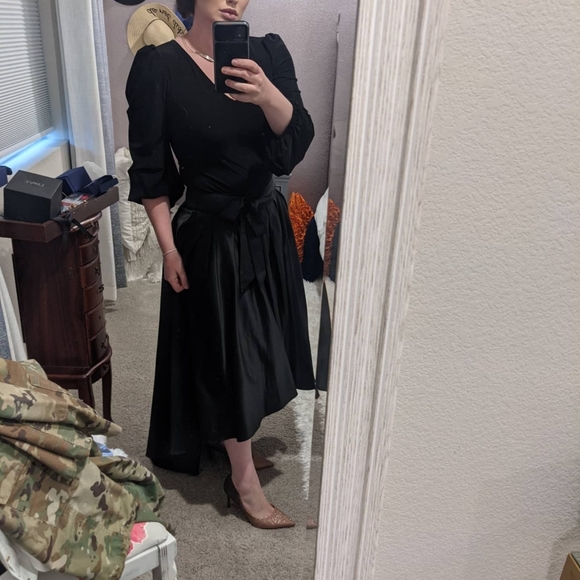 Sz small Gracia Hi Low Asymmetrical skirt - Picture 4 of 4